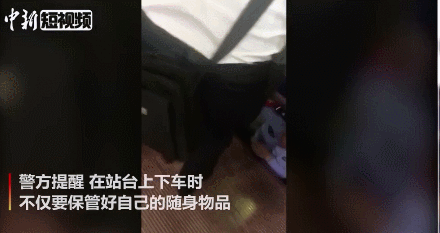 9f8889467b924c38a6d4e56103d4b023.gif