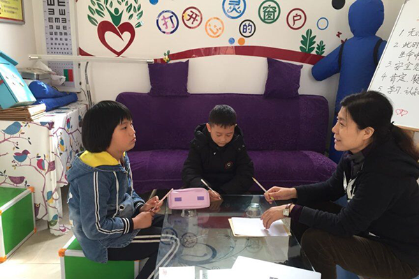 汉台区沙沿小学少先队开展“关注心理健康,师生共同成长”活动
