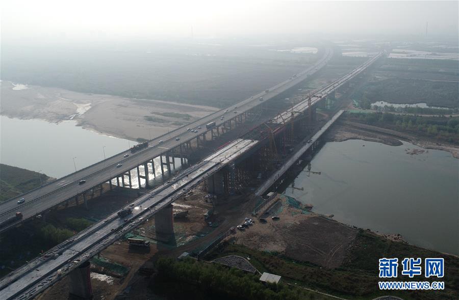 （经济）（4）银西高铁陕西渭河四线桥合龙