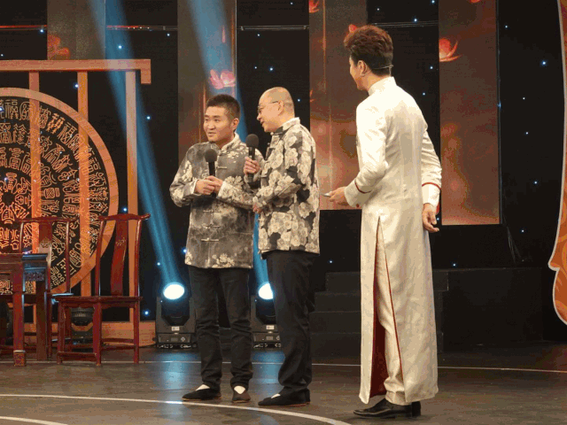 573031528cd81de73e4ebd57cf1027cd.gif