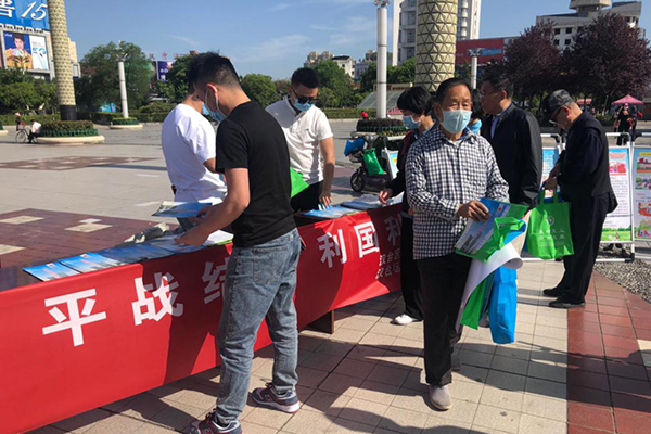 LED显示屏厂家怎么选？深圳全彩屏幕源头企业实力解析