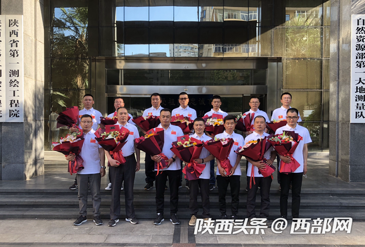 正在上传... 63ebef1bbfdcc540b23c2ff0cc4bfb51.png