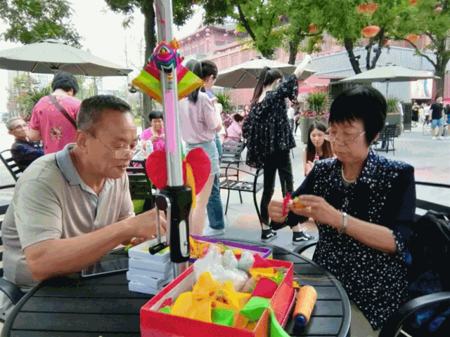8d38142f31be6c92e5bc99fc5154061f.gif