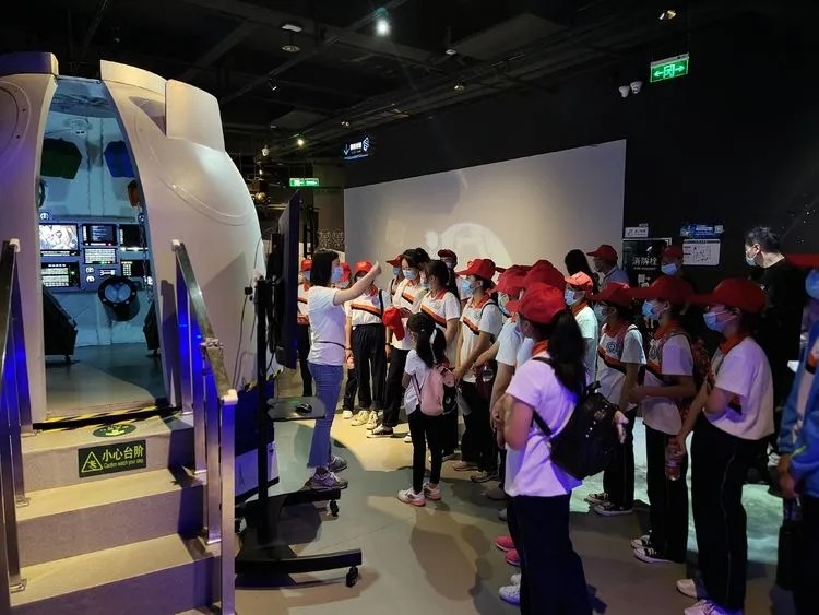 临潼火锅排行_西安临潼正规戒网瘾的机构的位置-军事化戒网瘾学校地址-全封闭式戒...(2)