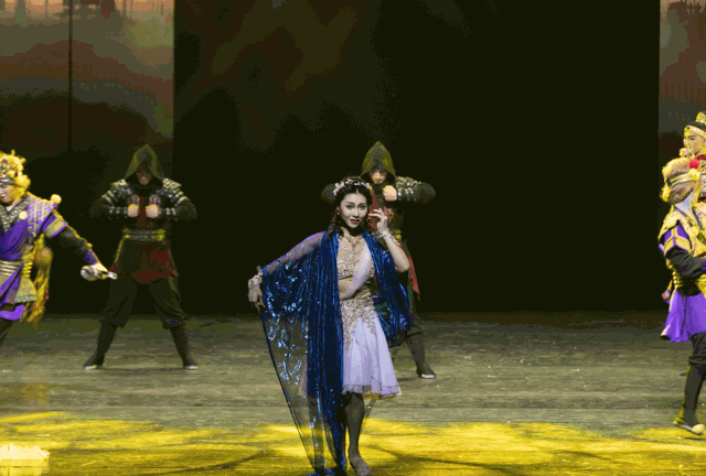 8b2d4a140aea93c8c2262baec701ce66.gif