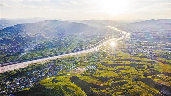 【渭河两岸是家乡系列报道】千折百回入秦川