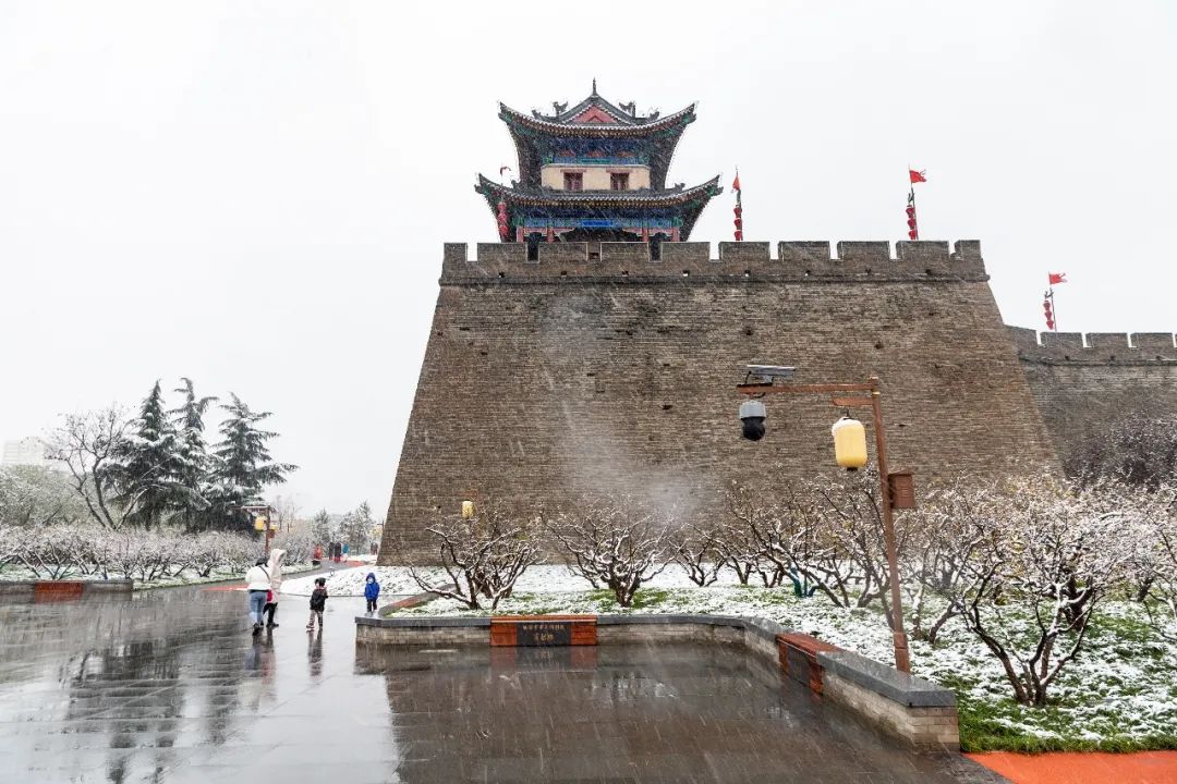 多图预警 | 西安城墙最新雪景来袭!美爆了!