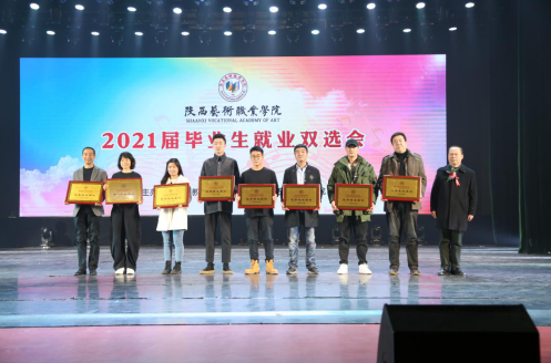 正在上传... 5bf24129ee62f383225be63f85326a68.png