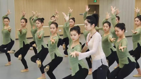 正在上传... 48aecf52ad1e71dd1feca733a164e2ce.png