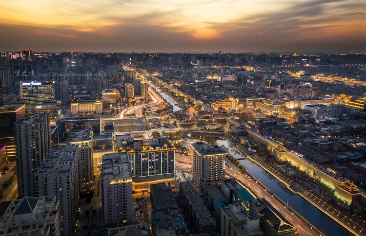 前三季度北方GDP城市_夜晚城市图片(3)