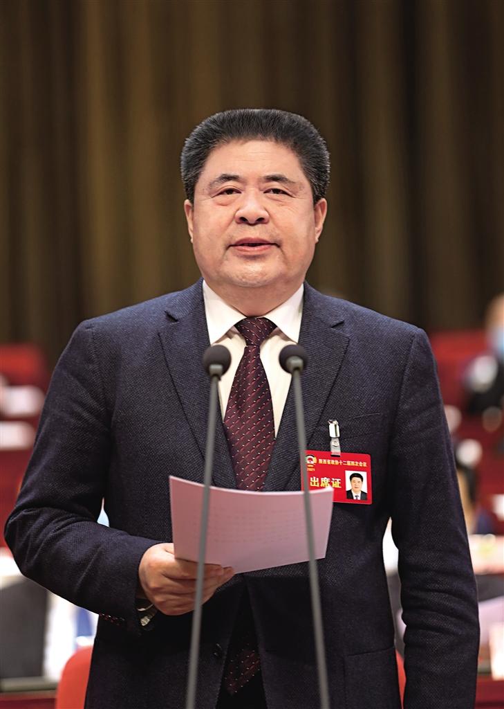 1月28日下午,省政协十二届四次会议在西安闭幕,省政协主席韩勇在闭幕
