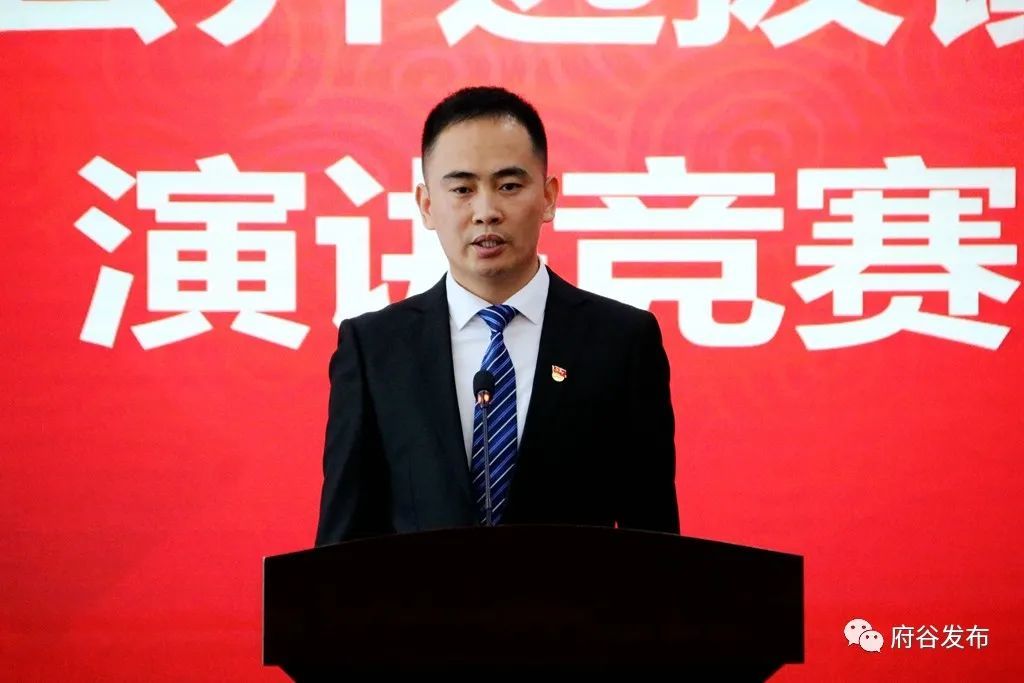 府谷县10名基层干部公开竞选镇长人选