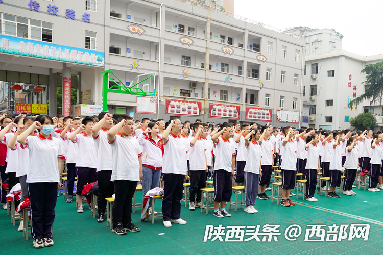 正在上传... 5c876265076a3f789bd93e75967bc4fc.png