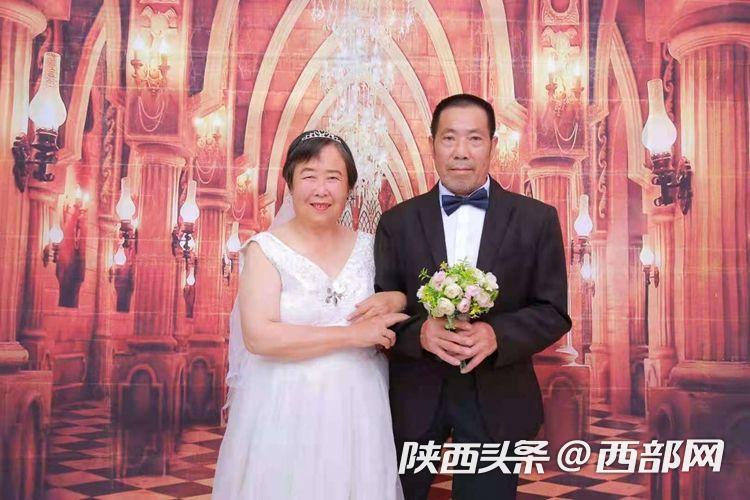 银婚婚纱照_婚纱照风格(2)