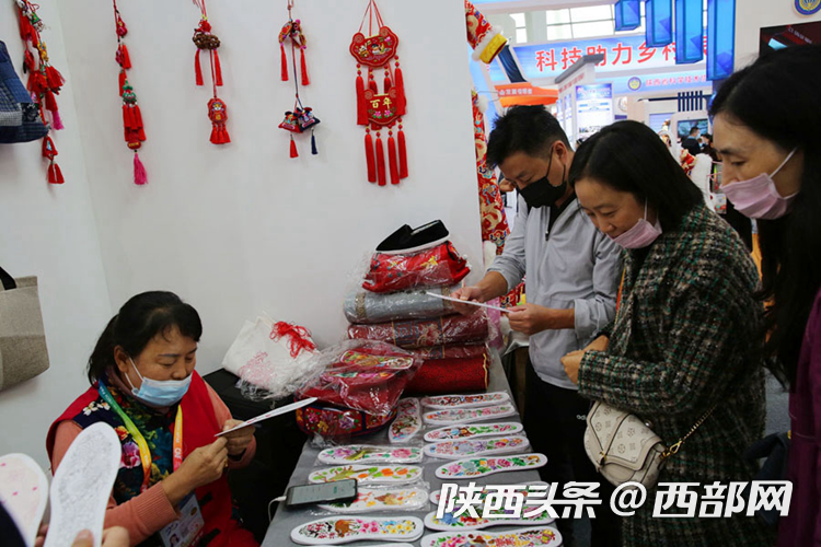 正在上传... 17ef61e308630545e7948adeca1d1ad2.png