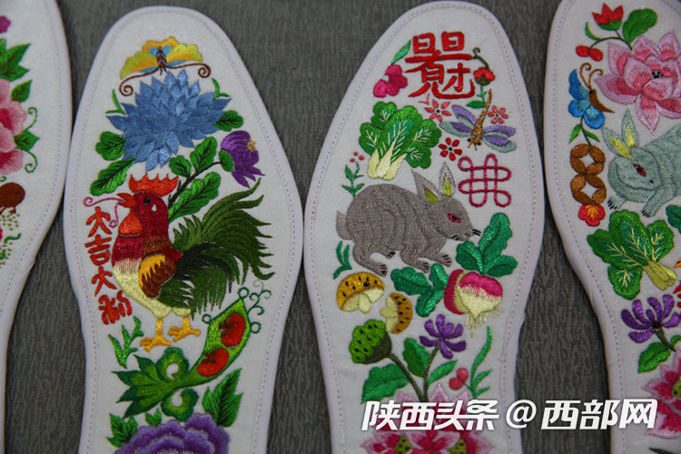 正在上传... 2bac68783afa6d6332d24fe298289ed8.png