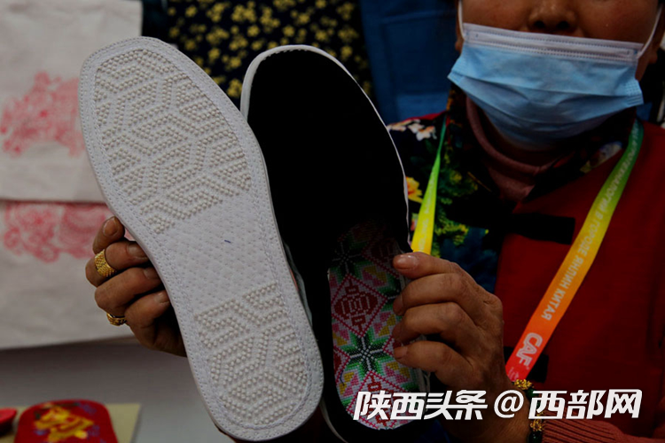 正在上传... 5647b2eab054f68860199da4c408c951.png