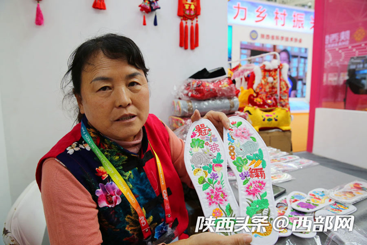 正在上传... e1351a1a31281c1a309a43293fd8f9f6.png