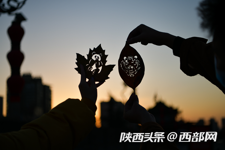 70e3e063ab71474f5b9687f9f271070e.png