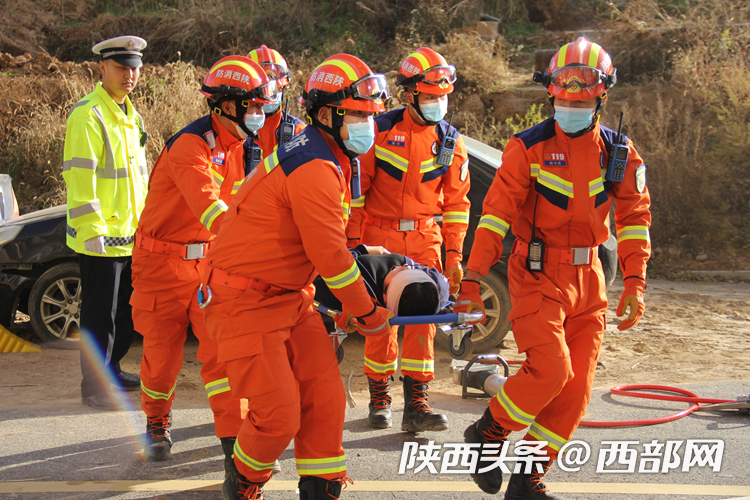 正在上传... 4ddd2b15a5dec05b488451c41c876c6e.png