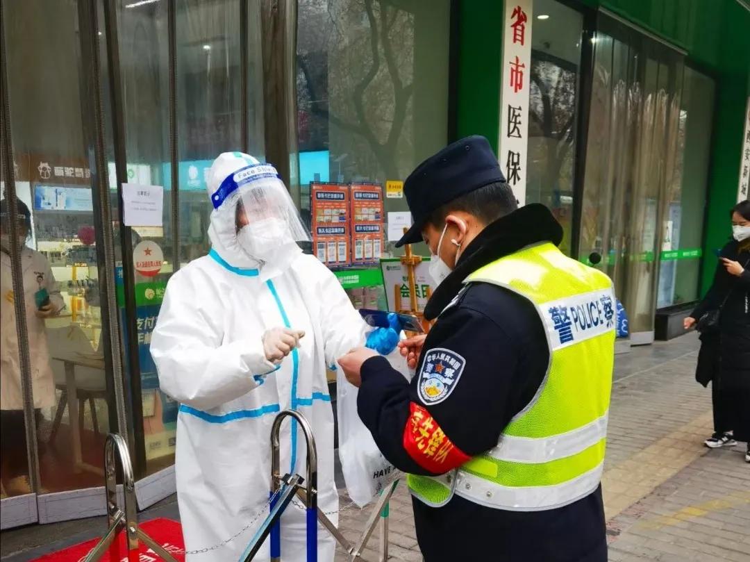 疫情无情 人间有爱 省公安厅和秦都两地公安民警接力为癌症患者护送救命药