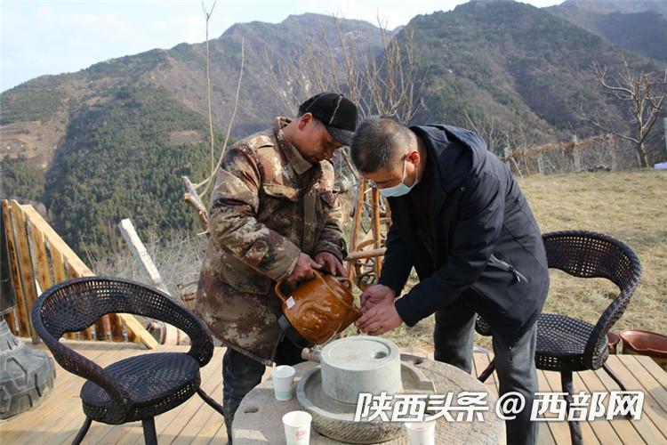 97ff2e1de1a1129ac2cd407439ee421f.jpg
