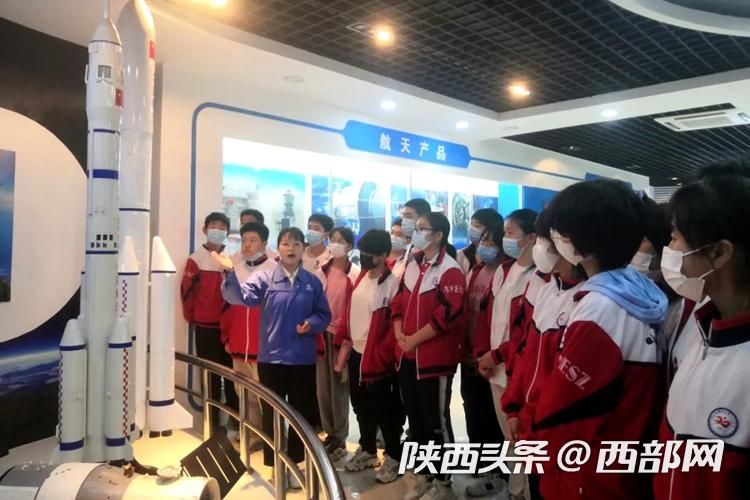 正在上传... b1985dc79b7ffa7066bb5fdb28c1ec65.jpeg