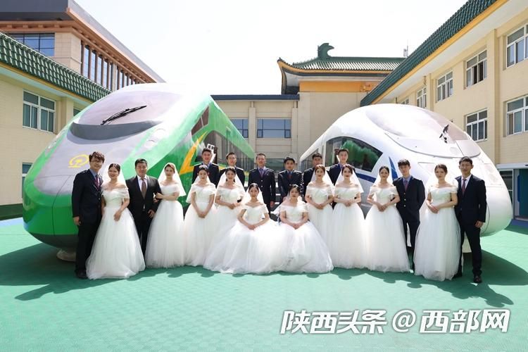 正在上传... 893332ab470451422bf885ecde17ea8e.jpeg