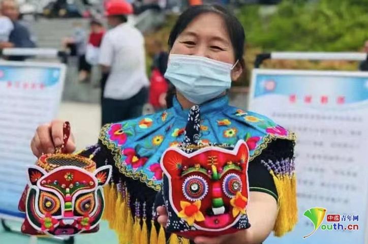 正在上传... 44355d41ae5880a3d439ec701dd75ec6.png