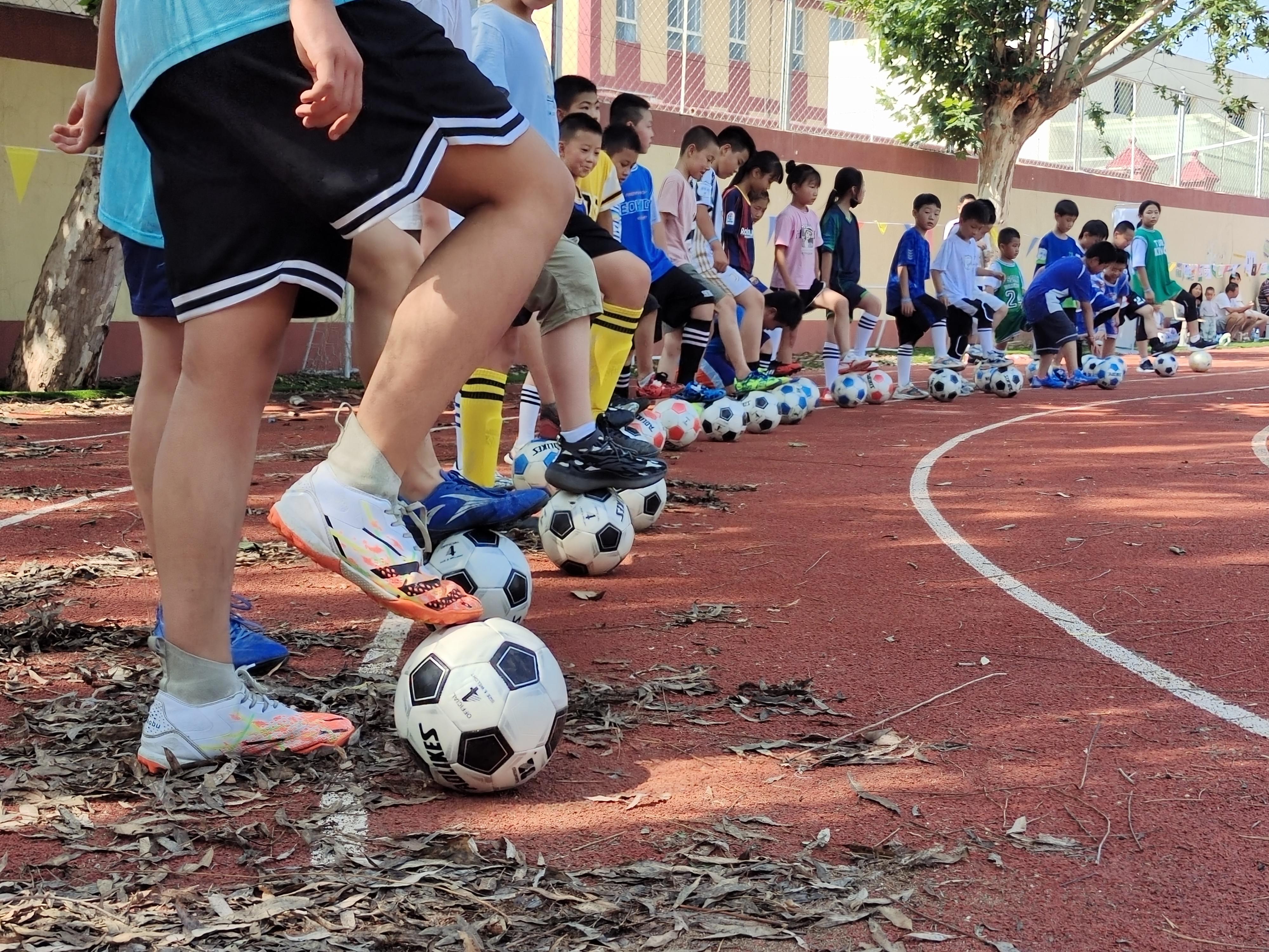 爱的鼓励助力孩子足球梦运营专题活动|网页|运营设计|suihsu - 原创作品 - 站酷 (ZCOOL)