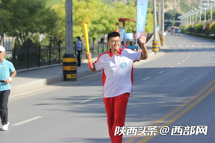 正在上传... 23789d32cece6496f021cc87f579a6f5.png