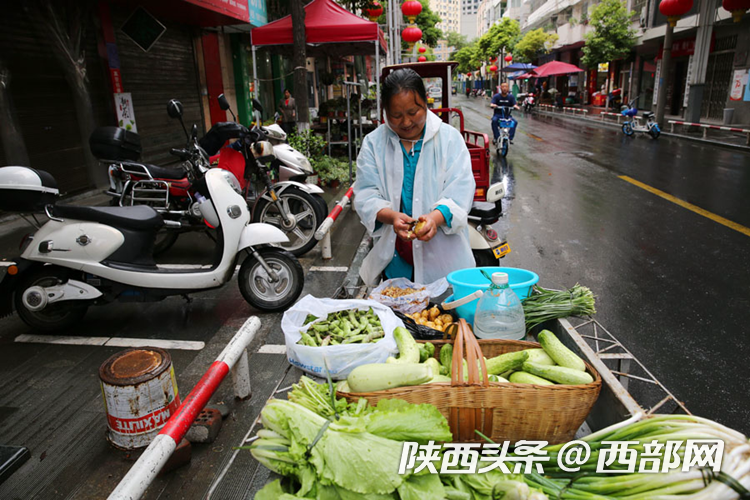 正在上传... b2228d24f603a59ee423dc4b6531aa74.png