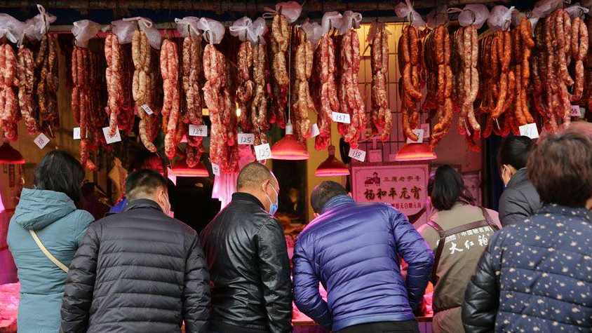 视频丨西安人冬天的“仪式感”：天气渐冷 街头灌香肠火了