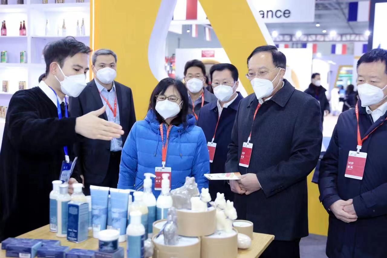 正在上传... 46129b7bd937800ea9299ed4a353b7fa.jpg