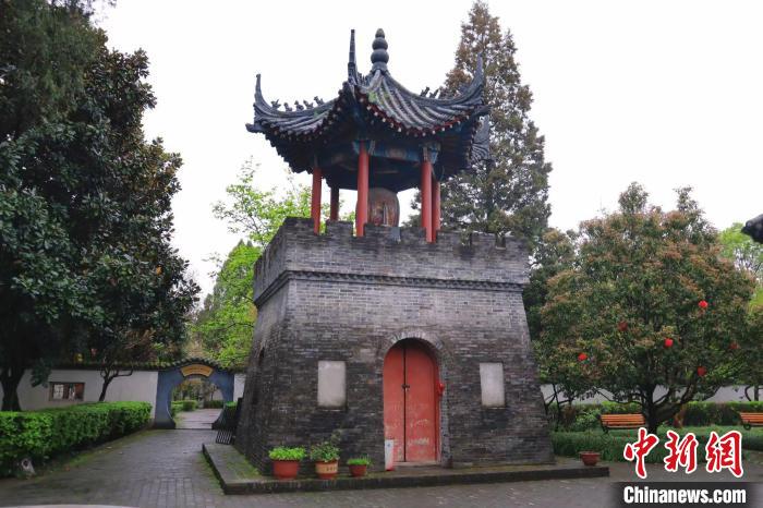 图为蔡侯墓祠内一景。 李一璠 摄