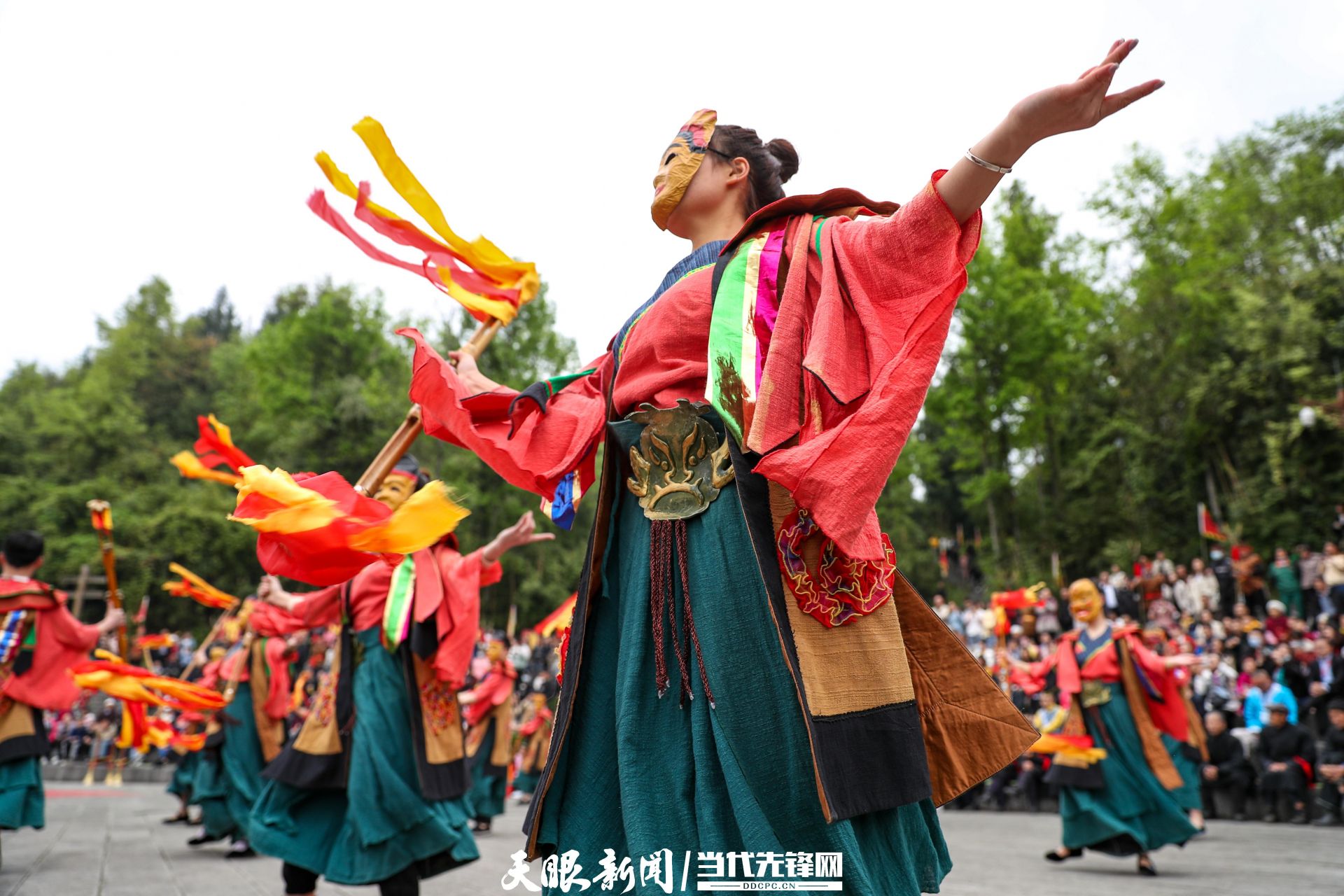 335615-图为仡佬族祭天朝祖大典乐祭中的“娱神舞”表演.jpg