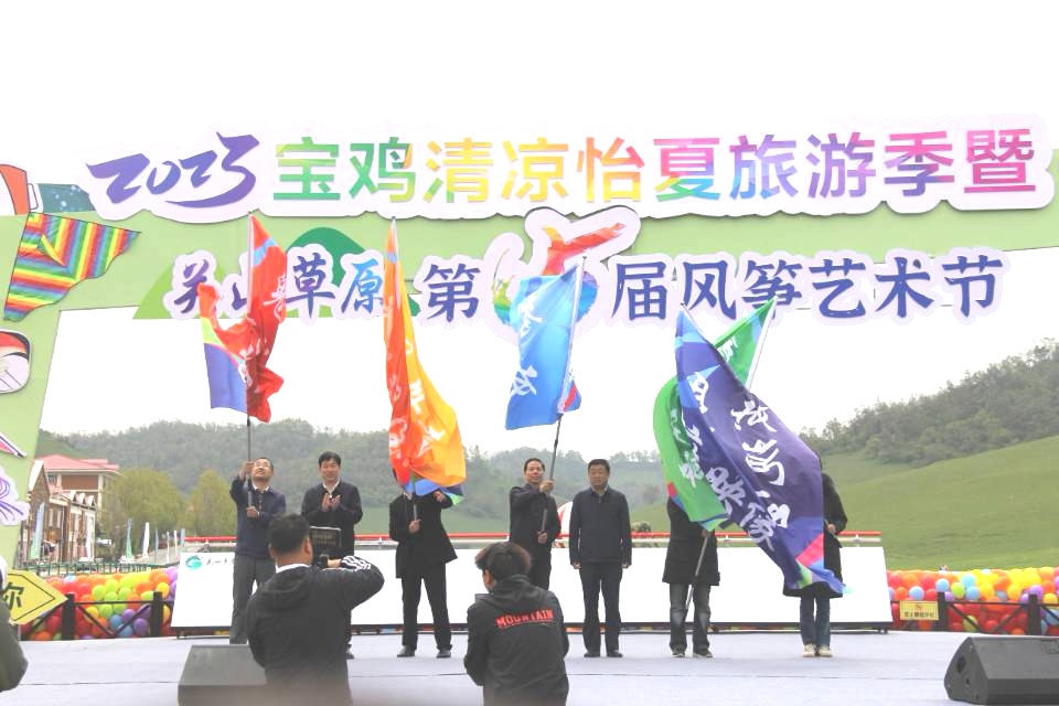 正在上传... 5f82468f360ccd21c6ab6b7ac2e75437.jpg