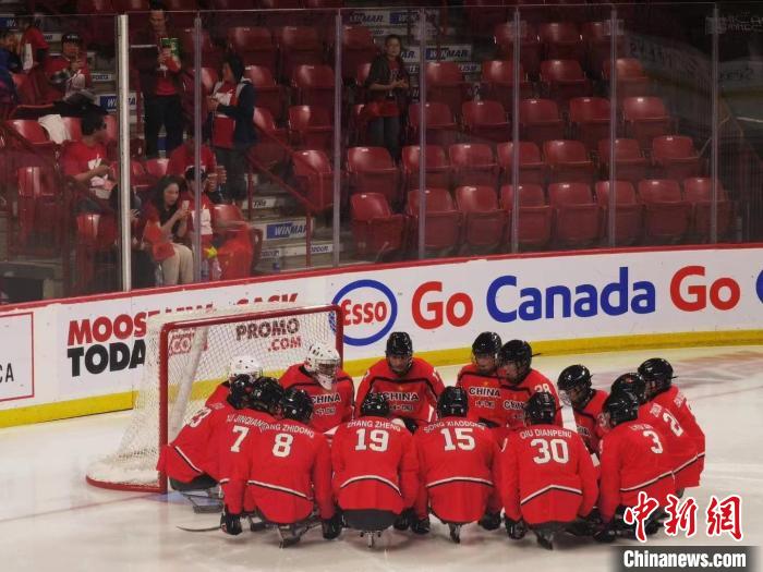 中国残奥冰球队。 中国残疾人体育运动管理中心供图