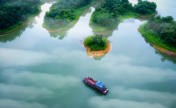 烟雨龙水湖。大足区委宣传部供图 华龙网发
