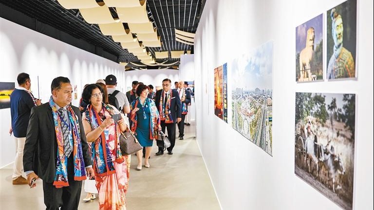 15国外交官开展“丝绸之路”文化旅游主题参访活动