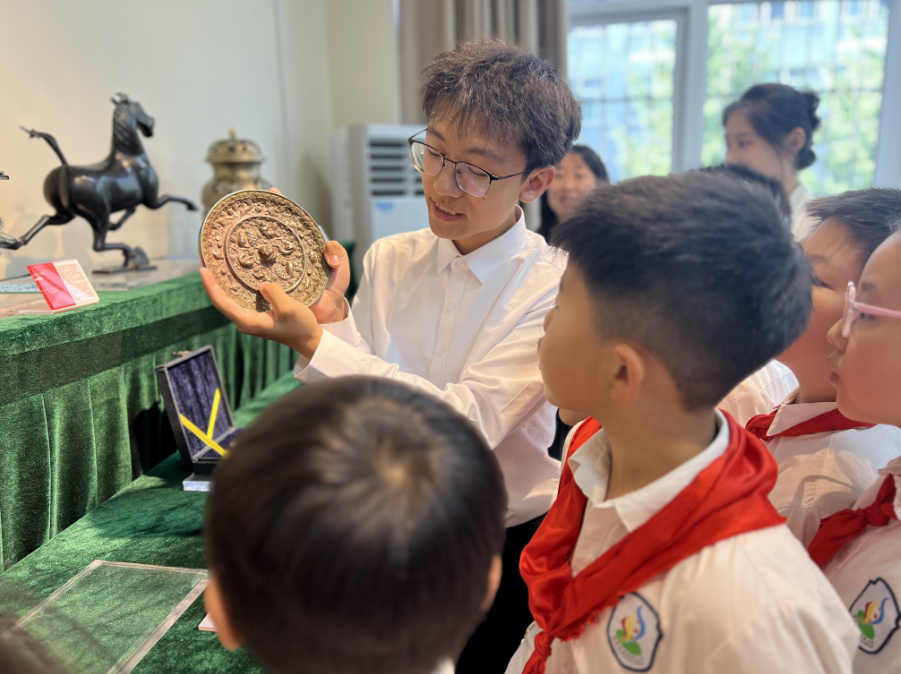 正在上传... cb197536e332b1cd05fde079dc678550.png