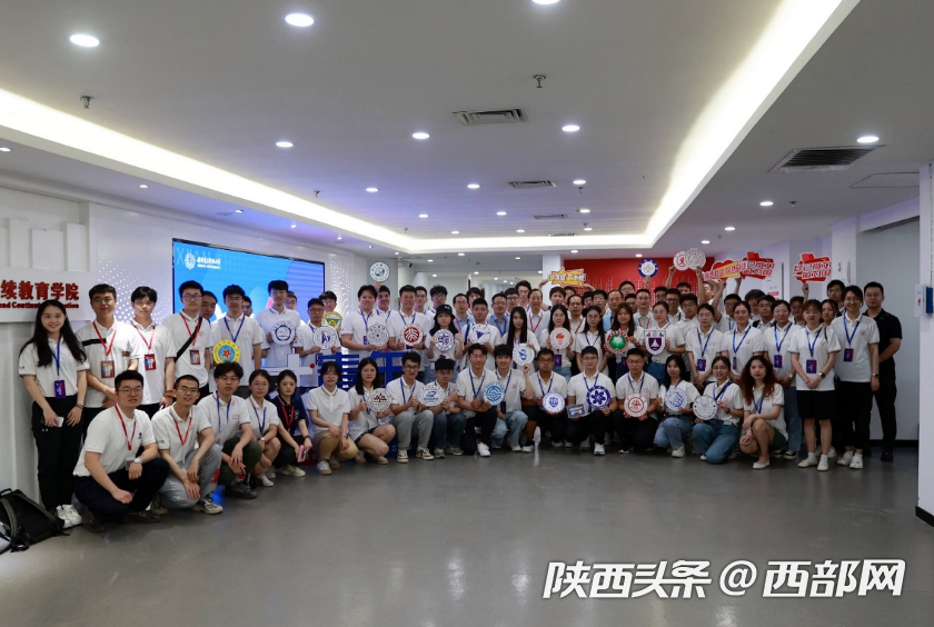 正在上传... 64c00c9da50703c36eede60a06571c16.png