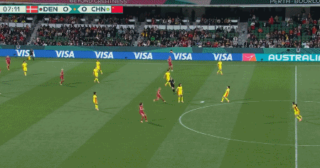 中国女足迎世界杯首秀，终场前遭绝杀0