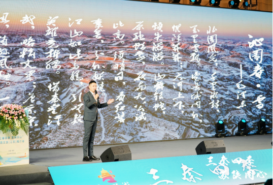 正在上传... 2d624790e26a2162ac7f9914f6dbab5f.png