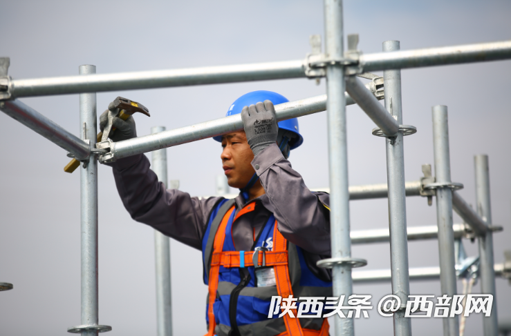 正在上传... 7a8f319f1207ef3de02d2483c8dae85d.png