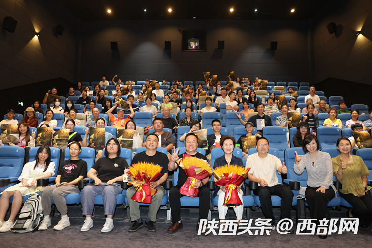 正在上传... 18d19a9c078effbe4ed6b038fd1c7c57.png