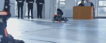 701419cbbb4d1ed4aceb674648bf1f87.gif