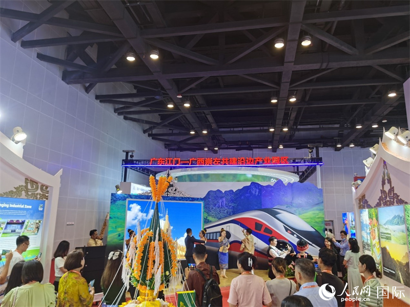 老挝“魅力之城”展区。人民网 杨春燕摄