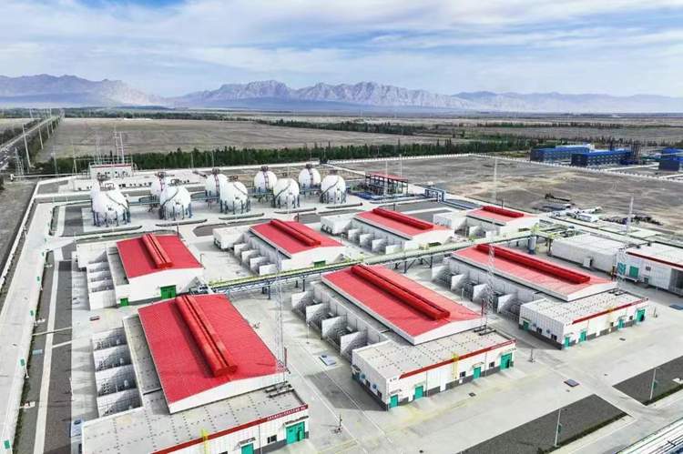 十年大道向西行丨西安企业助力我国首个万吨级光伏绿氢示范项目建设