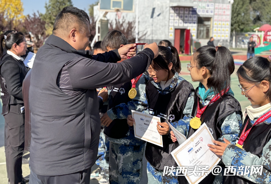 正在上传... a642667890fb646ffcfc697fb5f1fe07.png